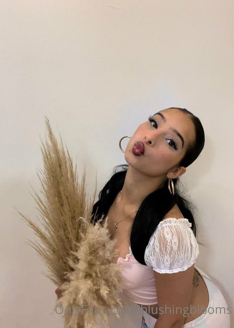 blushingblooms top star archive