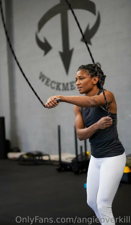 angieoverkill star du porno sympa galeries