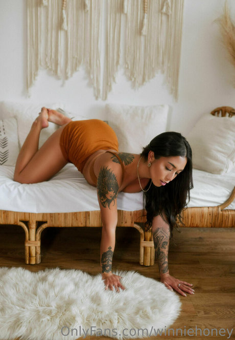 lesbiennes strapon onlyfans xxx images