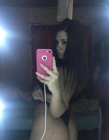 deniss98 modèle gratuit photos