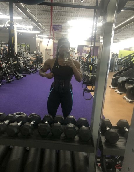 ebonymuscle star du porno gratuit galeries