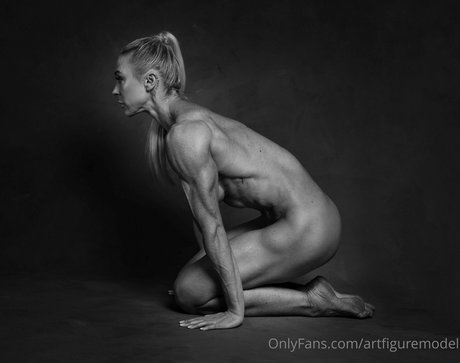 artfiguremodel actrice de grande qualité photo