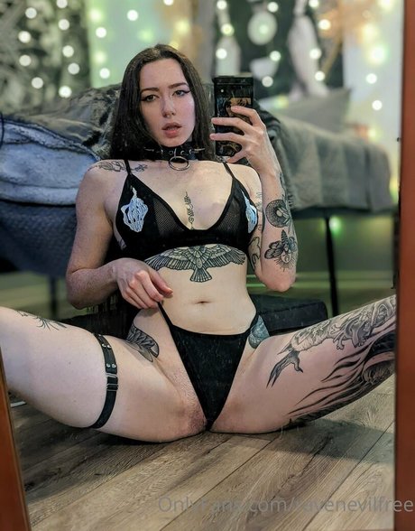 ravenevilfree actrice érotique img