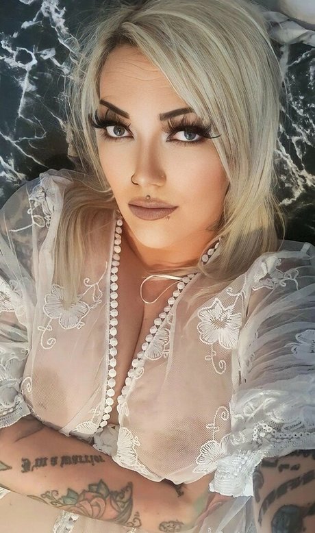 épouse maigre onlyfans haute qualité archive