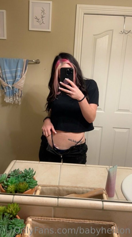 babyhellion star du porno xxx image