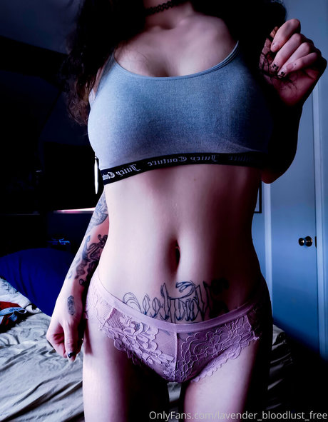 lavender bloodlust free actrice parfaite galerie