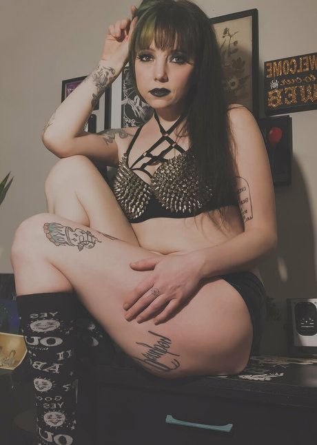 lavender bloodlust free jolie actrice photo