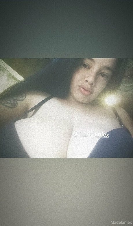madelaniexx étoile xxx galerie