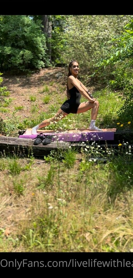 leahsade actrice sexy des photos