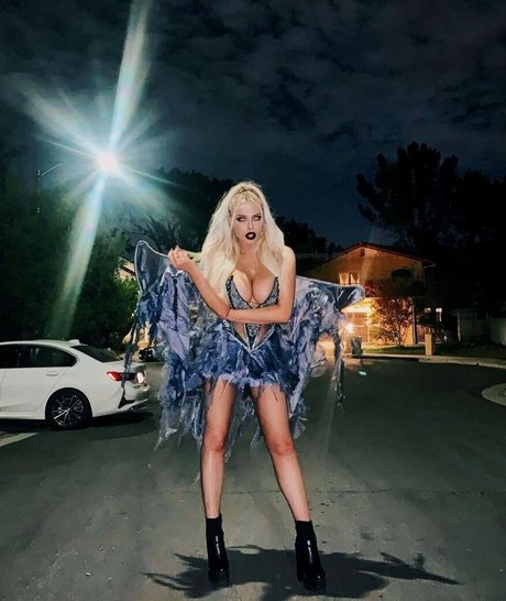 Violet Benson star du porno adulte photo