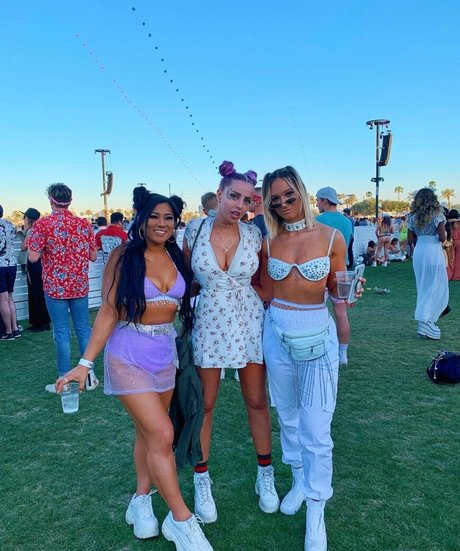 Violet Benson star érotique photos