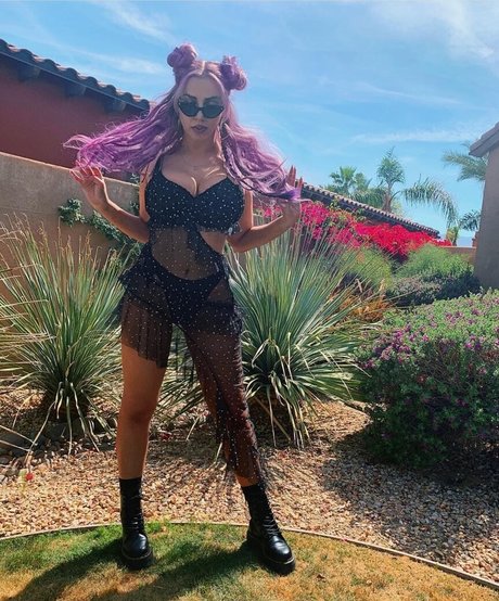 Violet Benson star du porno chaud galeries