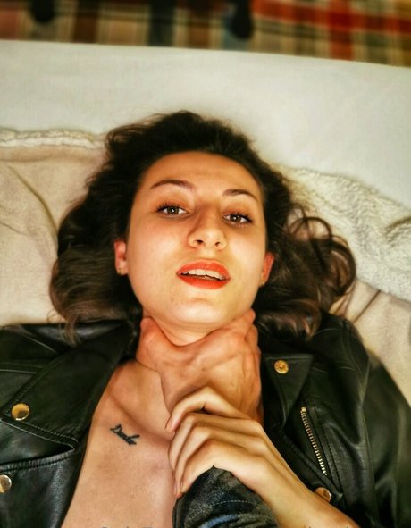 amyvalentinexxx actrice libre des photos