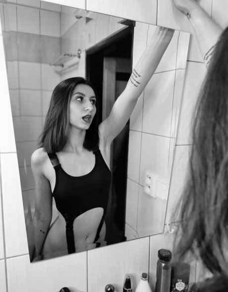 amyvalentinexxx jolie actrice galeries