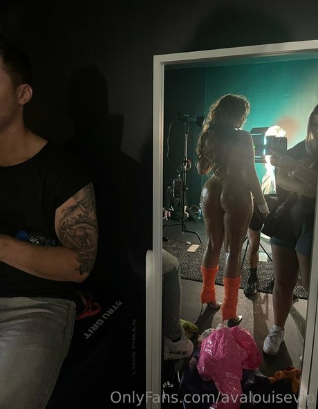 avalouisevip modèle érotique collection