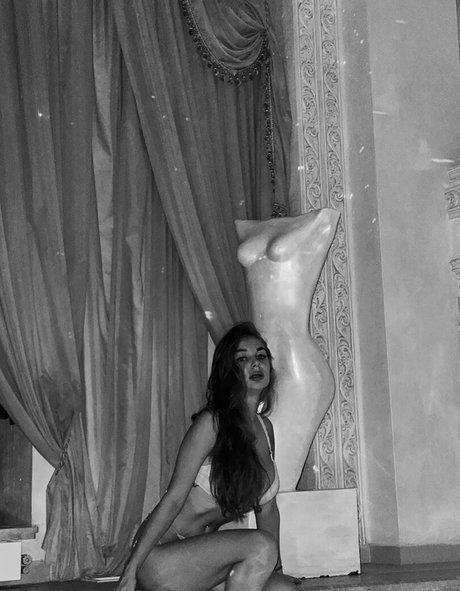 petits seins potelés onlyfans adulte xxx galerie