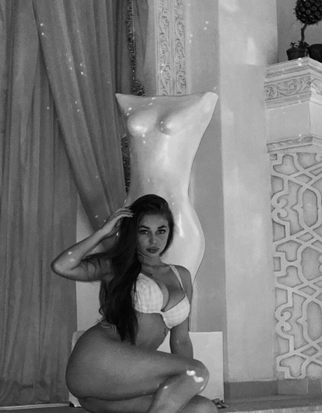 yaadashulya actrice des photos