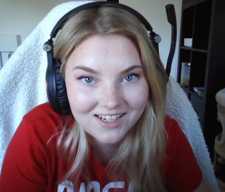 vanessaahlstrom modèle hd img