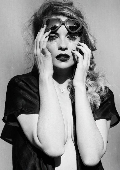 Annie Murphy haut modèle galerie