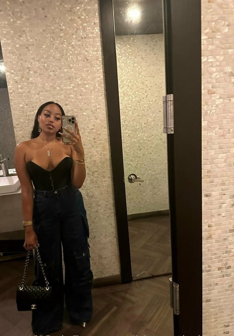 biancathebaker étoile érotique image