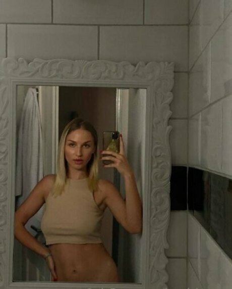 karen tang actrice pornographique des photos