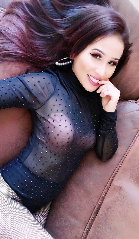 Kat Vang étoile hd img