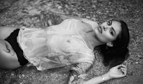 Alena Apollonova modèle sympa galeries