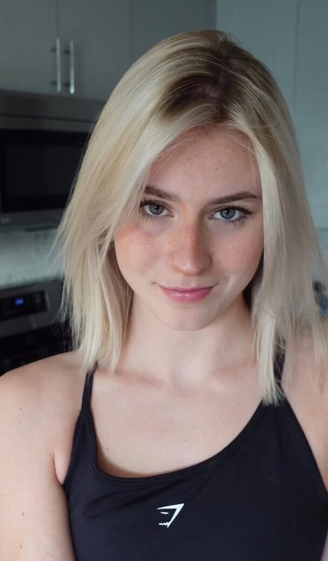 Annabel Lucinda jolie actrice collection