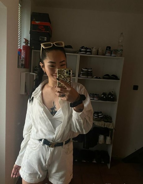 asianiina modèle de sexe galeries