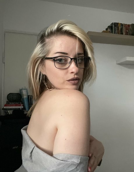 Anastasia Freiberg beau modèle galerie