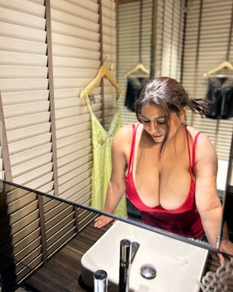 Charu S star du porno en haute qualité img