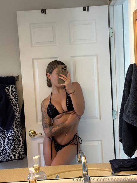 lenaadams modèle de haute qualité img