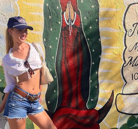 Bella Podaras art de star du porno des photos