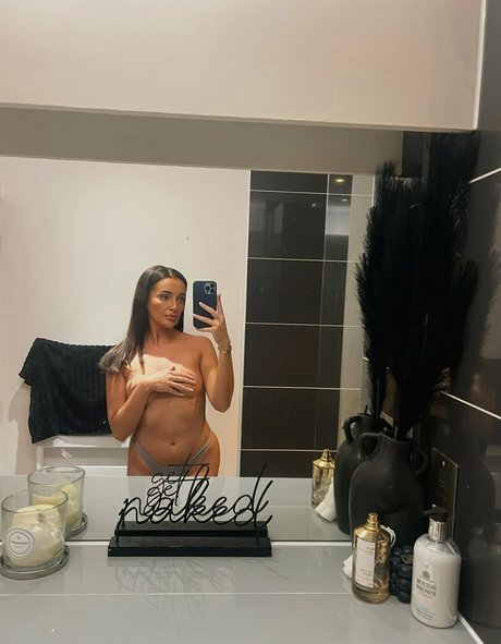 solo aux gros seins uniquementfans exclusivité pornographique archive