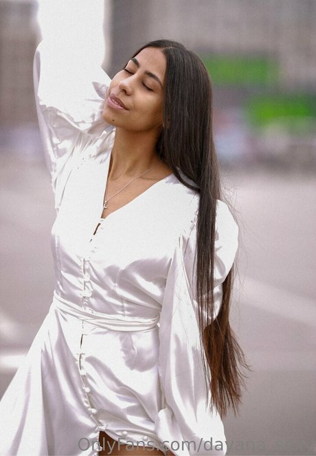 miaa sexy modèle nu archive