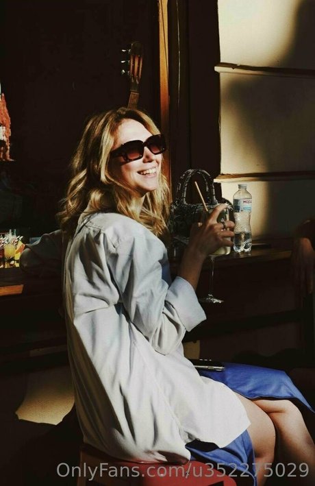 emilly xo actrice adulte des photos