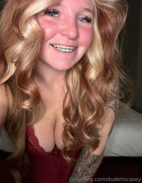 chaton courbé onlyfans sympa pornographique des photos