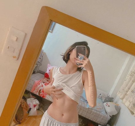 Kanojowa uwu actrice érotique photos