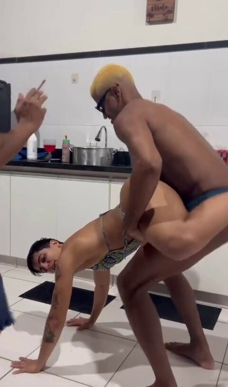 arianelcrd actrice pornographique des photos