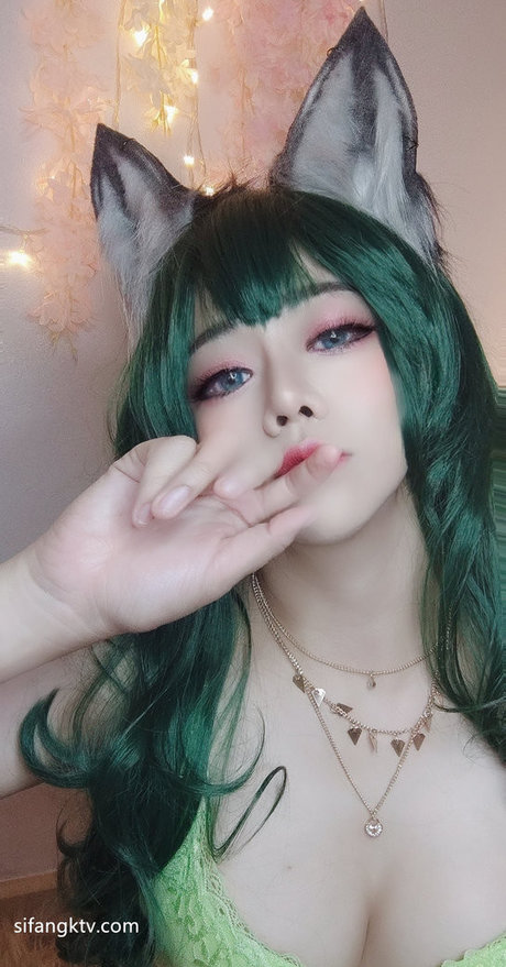 queencosth actrice libre archive