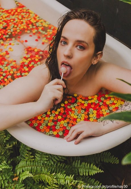 Nay Rodrigues actrice pornographique photo