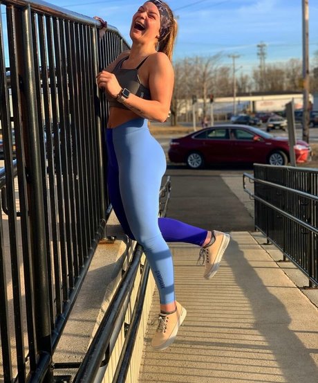 Alysia Kelley star du porno gratuit galeries