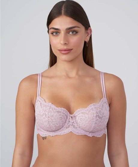 Noya Arviv modèle parfait galeries