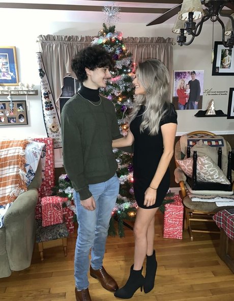 Alyssa Bryanne star du porno gratuite img