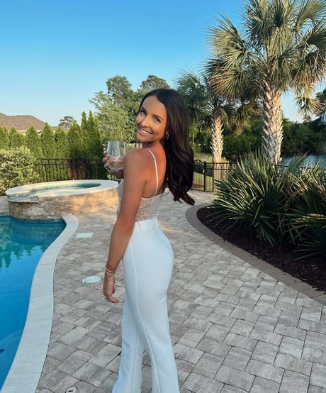 Allie Rosadino actrice de nus photos