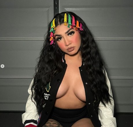 Zslaay étoile chaude photos