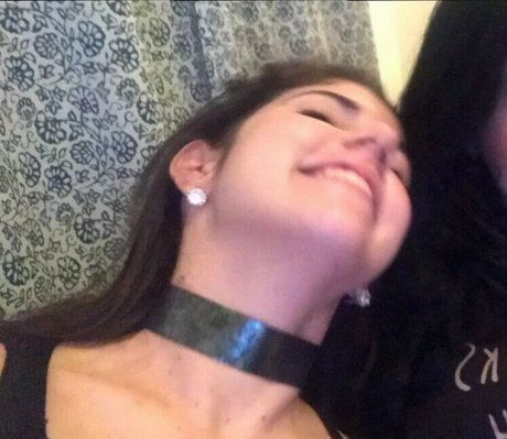 Emily Helen Barry modèles nus archive