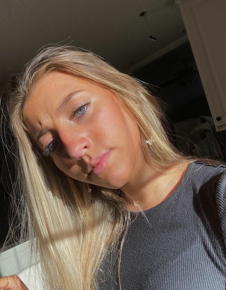 Chelsea Mariani actrice érotique image