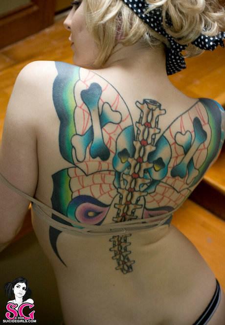 Elle Stranger étoile de l'art collection