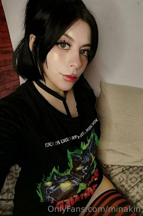 minakin star du porno érotique photo